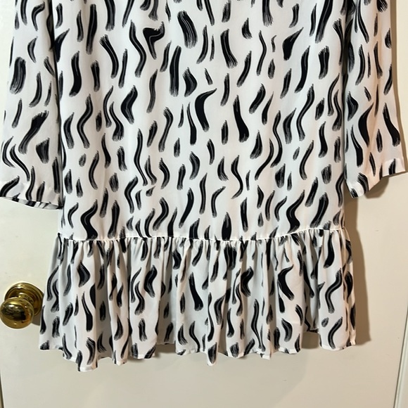 Joie 100% Silk Long Sleeved Dress. - Picture 7 of 8